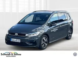 Grau Gebraucht 2024 VW Touran Style Van / Kleinbus | 38.980 € (Fairer Preis)