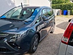 Grau Gebraucht 2016 Opel Zafira Tourer OPC Van / Kleinbus | 11.500 € (Fairer Preis)
