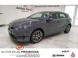 Grau Gebraucht 2024 Kia Ceed Spirit Limousine | 23.600 € (Guter Preis)