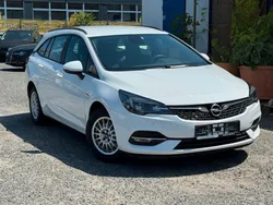 Weiß Gebraucht 2020 Opel Astra Business Limousine | 9.833 € (Guter Preis)