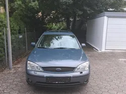 Blau Gebraucht 2001 Ford Mondeo Ghia Kombi | 1.550 €