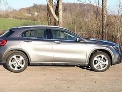 Grau Gebraucht 2019 Mercedes GLA220 Edition SUV | 19.500 € (Guter Preis)