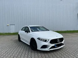 Weiß Gebraucht 2018 Mercedes A200 AMG line Limousine | 20.000 €