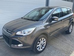 Grau Gebraucht 2016 Ford Kuga Titanium SUV | 8.590 €