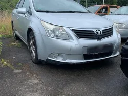 Silber Gebraucht 2010 Toyota Avensis Kombi | 1.790 €