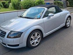 Silber Gebraucht 2005 Audi TT Roadster Cabrio | 5.900 €