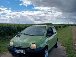 Grün Gebraucht 2001 Renault Twingo Kleinwagen | 400 € (Guter Preis)