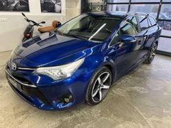 Blau Gebraucht 2015 Toyota Avensis Comfort Kombi | 10.999 € (Guter Preis)