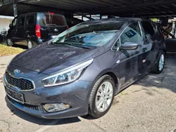Grau Gebraucht 2014 Kia Ceed FIFA World Cup Edition Limousine | 8.490 € (Fairer Preis)