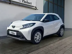 Weiß Neu 2025 Toyota Aygo X-play Kleinwagen | 18.090 €