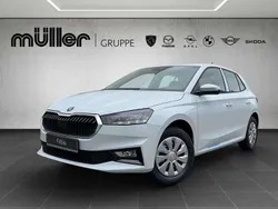 Moonweiß Gebraucht 2024 Skoda Fabia Essence Limousine | 16.850 € (Guter Preis)