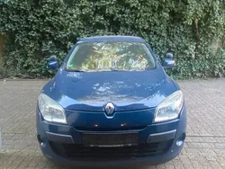 Blau Gebraucht 2011 Renault Mégane III Kleinwagen | 2.200 €