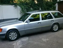Silber Gebraucht 1992 Mercedes 230 Kombi | 5.000 €