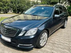 Grau Gebraucht 2012 Mercedes E300 Avantgarde Limousine | 5.000 € (Superpreis)