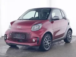 (carmine red (metallic) (rot)) Gebraucht 2024 Smart ForTwo Electric Drive Prime Exclusive Coupé | 19.666 € (Fairer Preis)