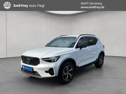 Crystal weißperleffekt Gebraucht 2024 Volvo XC40 Plus SUV | 36.980 € (Fairer Preis)
