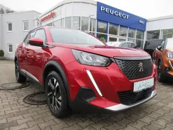 Rot Gebraucht 2020 Peugeot 2008 Allure SUV | 18.990 € (Teuer)