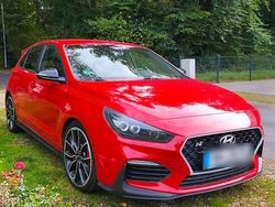 Rot Gebraucht 2018 Hyundai i30 Limousine | 16.290 € (Guter Preis)
