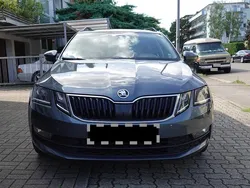 Grau Gebraucht 2017 Skoda Octavia Drive Kombi | 14.900 € (Fairer Preis)