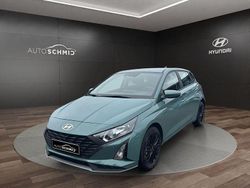 Mangrove green / mic Gebraucht 2024 Hyundai i20 Select Kleinwagen | 16.580 € (Fairer Preis)