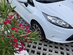 Weiß Gebraucht 2011 Ford Fiesta Trend Kleinwagen | 2.999 € (Fairer Preis)