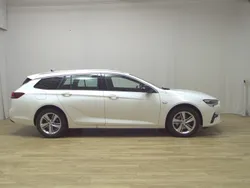 Weiss Gebraucht 2022 Opel Insignia Business Kombi | 17.480 € (Superpreis)