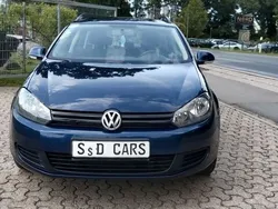Blau Gebraucht 2011 VW Golf VI Trendline Kombi | 4.199 € (Etwas zu teuer)