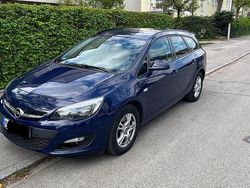 Blau Gebraucht 2013 Opel Astra Eco Kombi | 2.890 € (Fairer Preis)