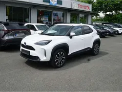 Schneeweiß Gebraucht 2022 Toyota Yaris Hybrid SUV | 17.900 €