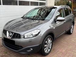Grau Gebraucht 2012 Nissan Qashqai +2 Tekna SUV | 9.700 € (Etwas zu teuer)