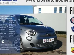Ozean gruen metallic Gebraucht 2023 Fiat 500e Icon Limousine | 19.990 € (Guter Preis)