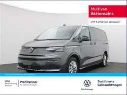 Grau Gebraucht 2024 VW Multivan Life Van / Kleinbus | 53.890 € (Fairer Preis)