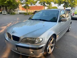 Silber Gebraucht 2003 BMW 330 Limousine | 2.250 €