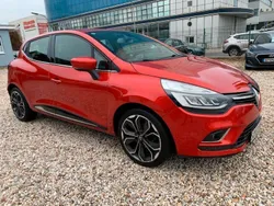 Rot Gebraucht 2017 Renault Clio IV Intens Kleinwagen | 8.999 € (Fairer Preis)