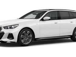 Weiß Gebraucht 2024 BMW 520 Comfort Edition Kombi | 55.808 € (Guter Preis)
