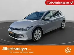 Grau Gebraucht 2024 VW Golf VIII Style Limousine | 27.880 € (Fairer Preis)