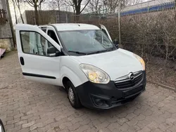 Weiß Gebraucht 2013 Opel Combo Van / Kleinbus | 4.000 € (Guter Preis)
