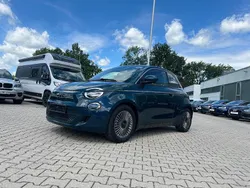 Ozean grün metallic Gebraucht 2024 Fiat 500e Style Kleinwagen | 29.990 €