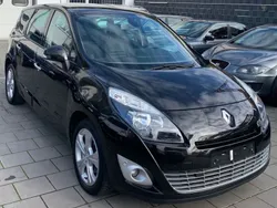 Schwarz Gebraucht 2010 Renault Scénic III Luxe Van / Kleinbus | 5.200 € (Teuer)