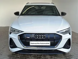 Glacier white met. Gebraucht 2021 Audi e-tron Sportback S-Line SUV | 34.979 € (Fairer Preis)