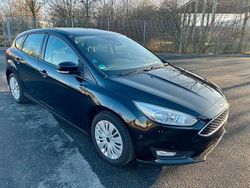 Schwarz Gebraucht 2015 Ford Focus Business Edition Limousine | 6.400 € (Fairer Preis)
