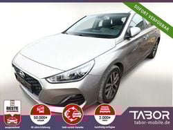 Beige Gebraucht 2019 Hyundai i30 Select Limousine | 13.888 € (Fairer Preis)