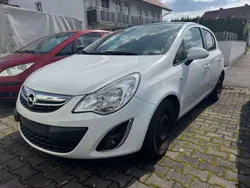 Casablancaweiss/saphirschwarz Gebraucht 2011 Opel Corsa Color Edition Kleinwagen | 3.590 € (Fairer Preis)