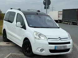 Weiß Gebraucht 2010 Citroën Berlingo Van / Kleinbus | 5.399 € (Etwas zu teuer)