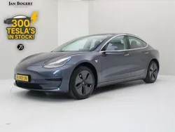 Grau Gebraucht 2020 Tesla Model 3 Standard Range Limousine | 18.700 € (Fairer Preis)