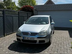 Silber Gebraucht 2004 VW Golf V Kleinwagen | 3.500 € (Etwas zu teuer)