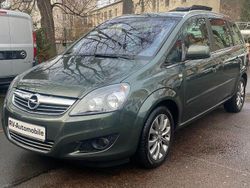 Grün Gebraucht 2010 Opel Zafira Edition Van / Kleinbus | 2.400 € (Fairer Preis)