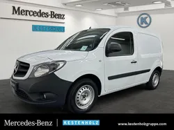 Weiß Gebraucht 2021 Mercedes Citan 108 Van / Kleinbus | 16.648 € (Etwas zu teuer)