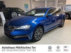 Raceblau metallic Gebraucht 2022 Skoda Superb LAURIN & KLEMENT Kombi | 21.990 € (Superpreis)