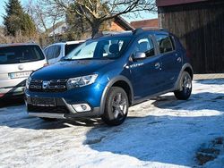 Blau Gebraucht 2018 Dacia Sandero Celebration SUV | 6.900 € (Guter Preis)